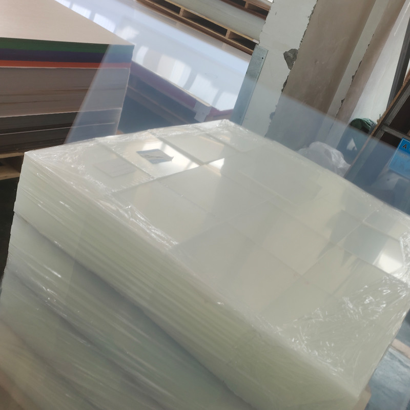 1220*2440mm dökme PMMA Açık Akrilik Yaprak Özel Renk 20mm 15m