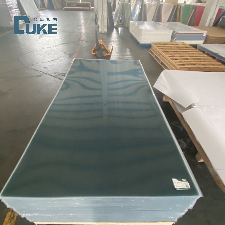 93% Yüksek UV Akışkanlığı Açık 2.8 mm dökme akrilik levha 4in 8in 10inç Lazer kesimi için